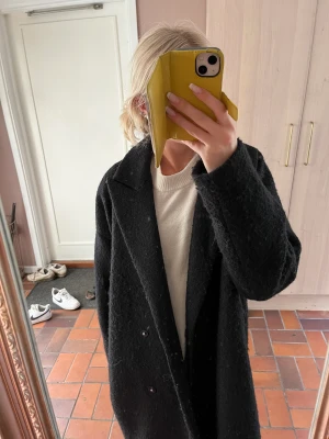 Kappa - Säljer denna hela och rena kappan som är jätte fin nu till hösten och vintern stl M🥰