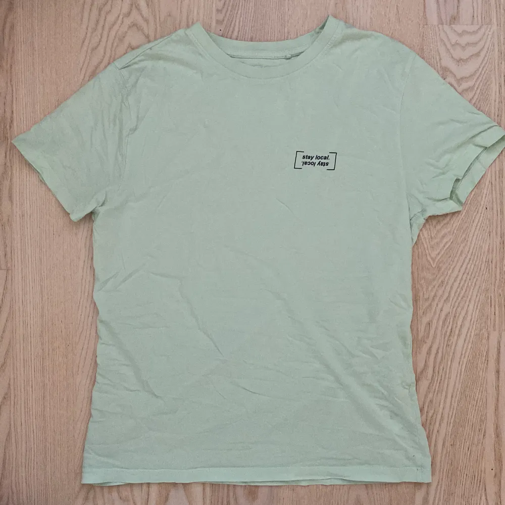 T-shirt från Lager 157 i storlek M. Använd fåtal gånger därav nyskick. Säljer pga att den inte används. . T-shirts.