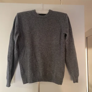 Ulltröja - Merinoullströja från Massimo Dutti. Bra skick. 