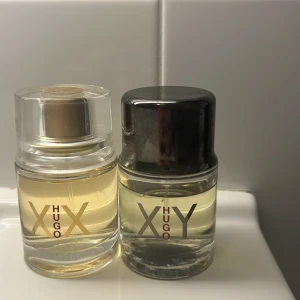 Säljer två Hugo boss parfymer. - Båda är nästan helt fyllda. Luktar svinn gott. Har bara inte kommit till användning mycket.