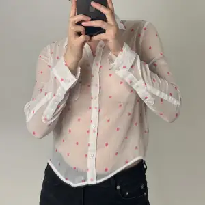 Söt skjorta från hollister med rosa prickar ✨