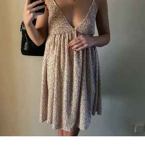 Fin sommarklänning S - sommarklänning i storlek S. 