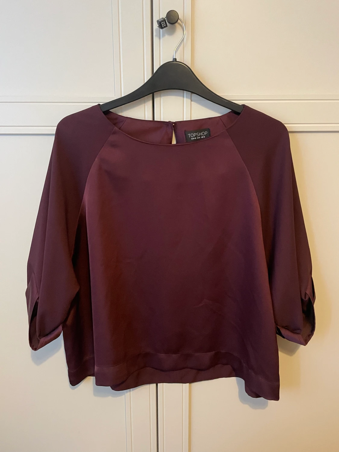 Vinröd blus från Topshop