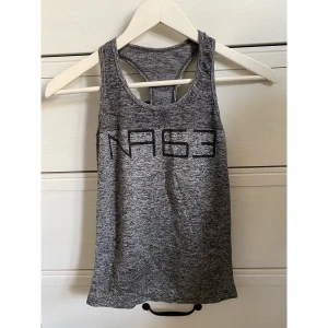 Nytt träningslinne - Grått träningslinne i nyskick. 