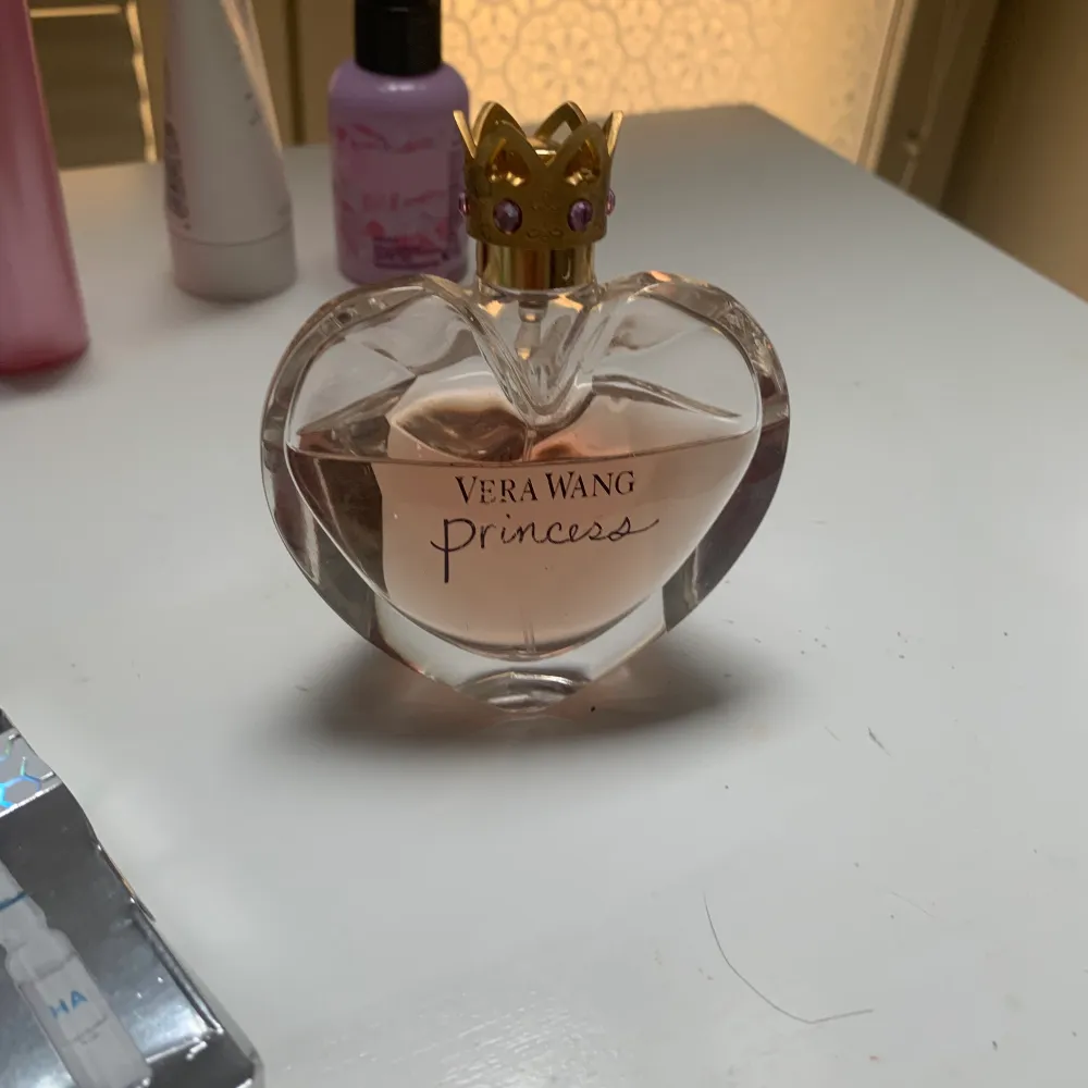 Vera Wang Princess prafym Köpt för ett par år sedan 50ml. Perfume.