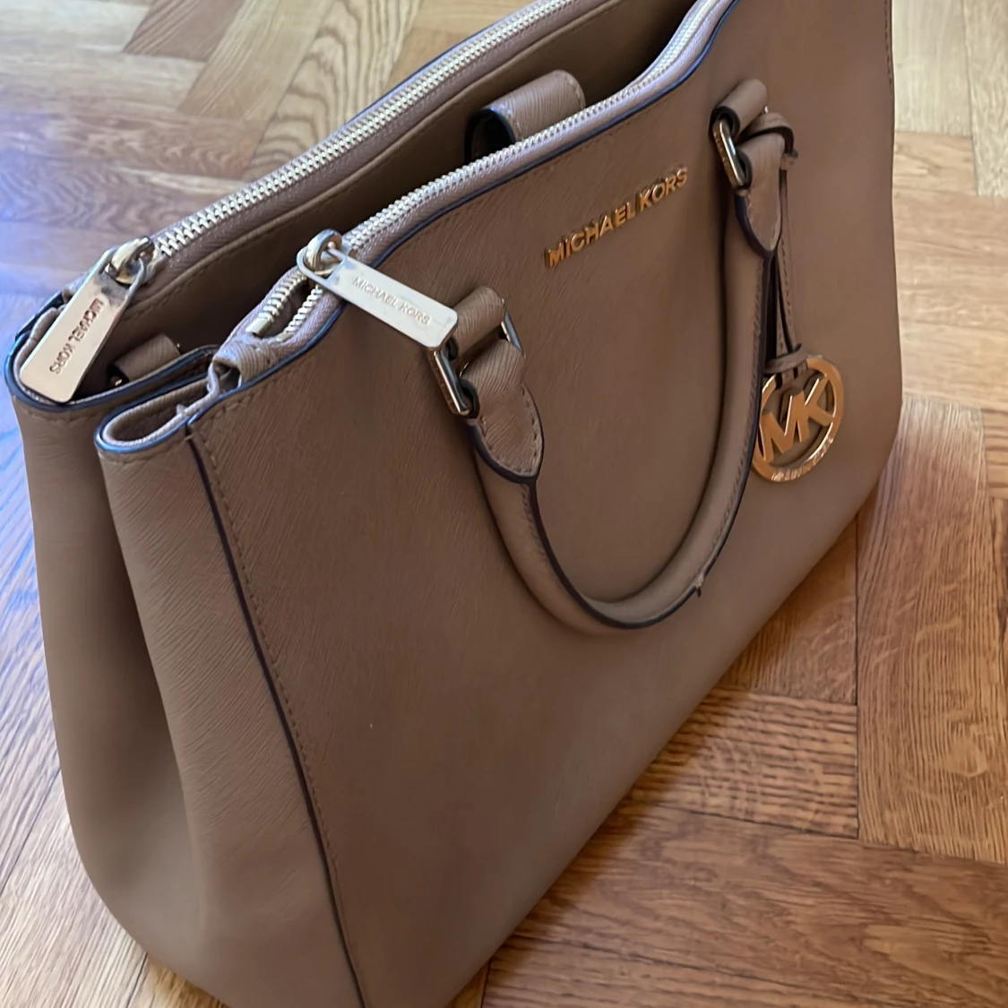 Michael Kors väska  - 91