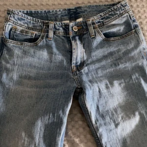 Brandy jeans - Säljer dessa low waist jeans från brandy, tror ej de säljs längre. Köpte för ca 400kr. Säljer för 200. Använt en gång. Skulle säga att det är strl S, funkar på XS om du vill ha lite oversized. 
