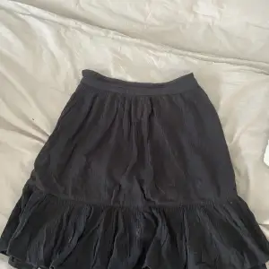 En fin svart kjol från Cubus i storlek 36🖤