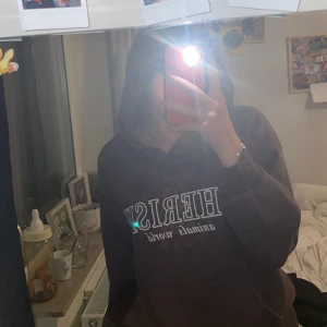 Brun hoodie - Snygg hoodie som jag köpt för ett tag sen men som jag inte använder längre. 