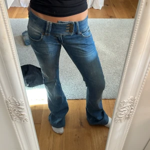 Lågmidjade jeans  - Skit snygga lågmidjade jeans!!😍
