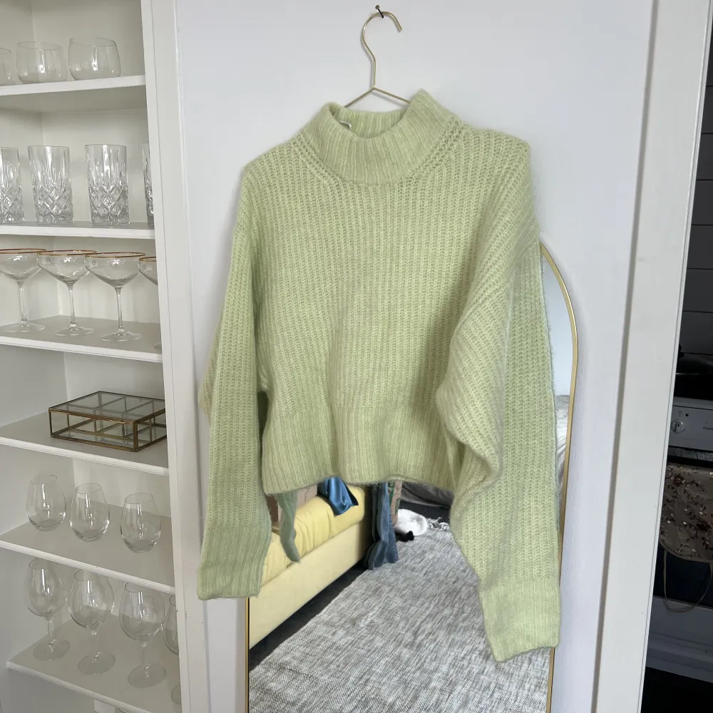 Mintgrön tröja från Gina tricot  Använd en gång  Storlek S . Tröjor & Koftor.