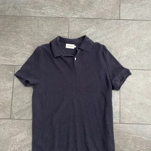 Piké  - Snygg piké till sommaren. 220kr + frajt storlek Small. Bara använd några  gånger så i väldigt bra skick