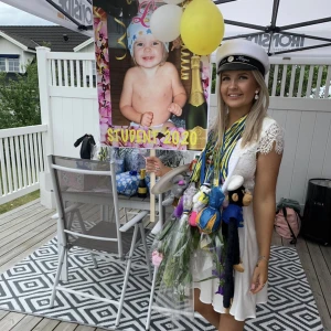 Studentklänning - Jättesöt studentklänning från bubbleroom, använd endast på studenten, fint skick