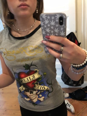 Ed hardy tröja - En edhardy tröja skit snygg storlek s säljer då den inte kommer till användning