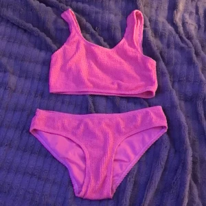 Bikini💕 - Fkn bikini som är använd men är fortfarande fin och har inga skador💕