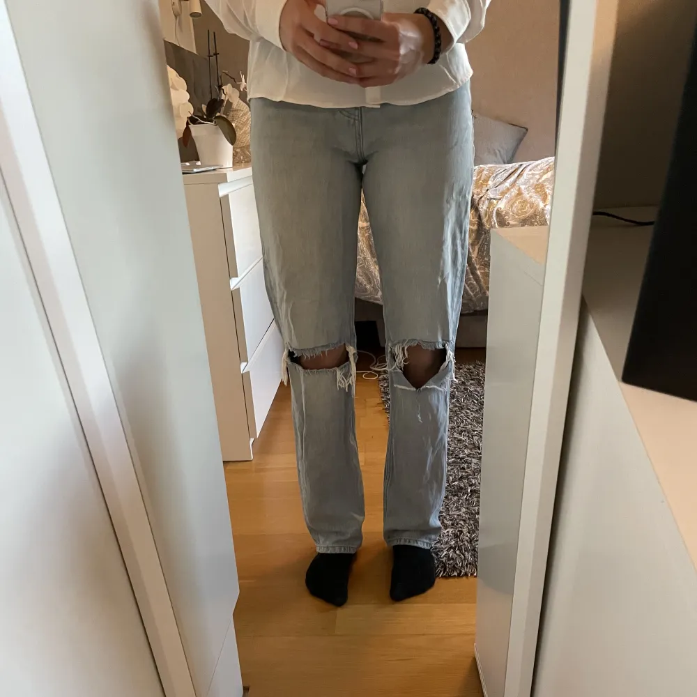 Högmidjade jeans i fint skick!. Jeans & Byxor.