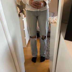 Håliga jeans - Högmidjade jeans i fint skick!