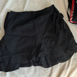 Kjol - Använt en gång. Bra skick