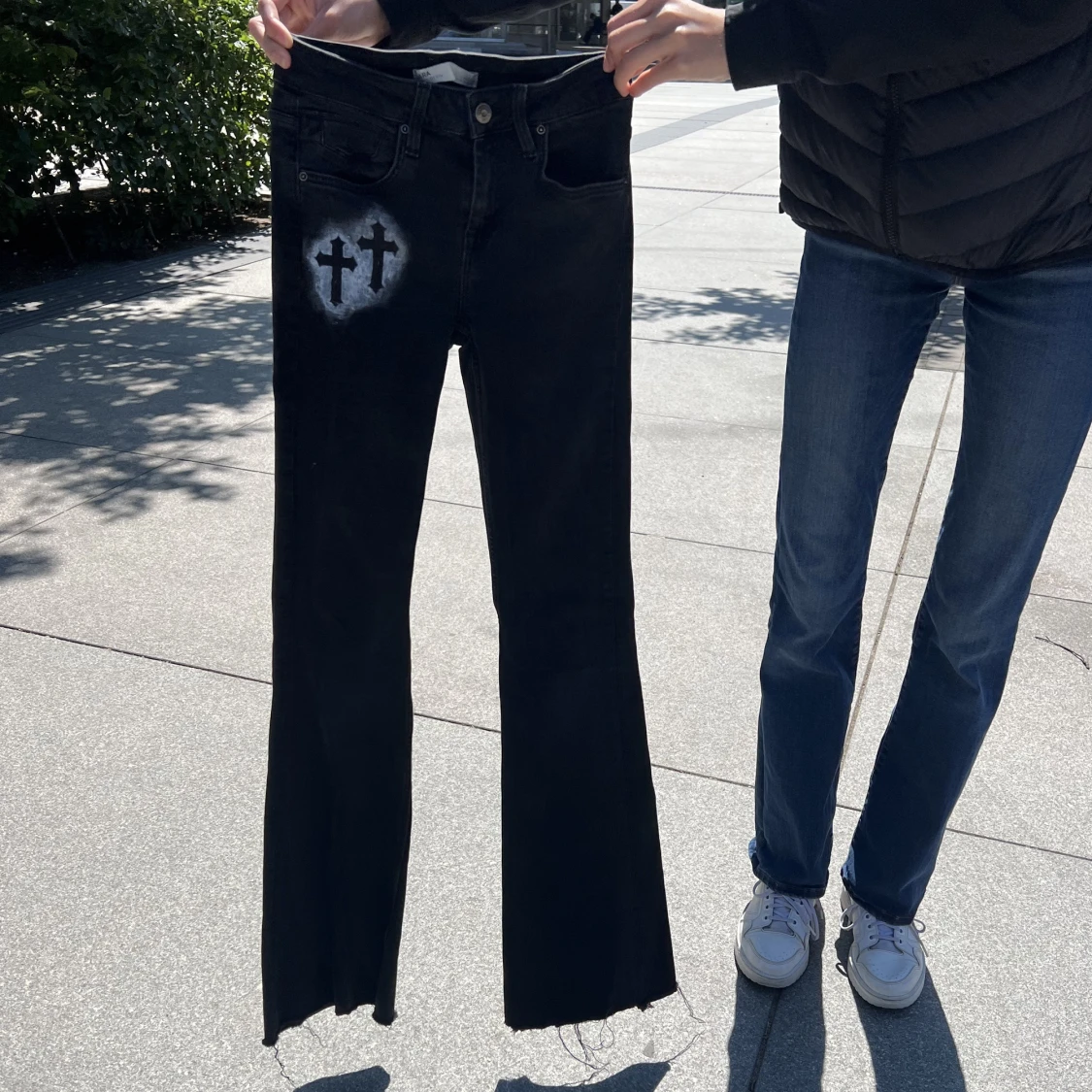 Bootcutjeans med tryck  - 90