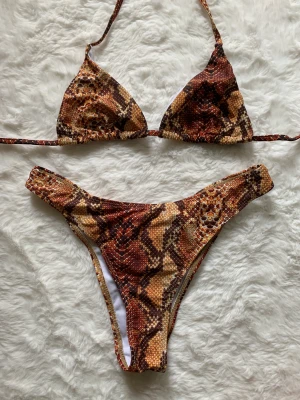 Bikini - Från Missguided, överdel storlek S/36, underdel storlek M/38. Oanvänd