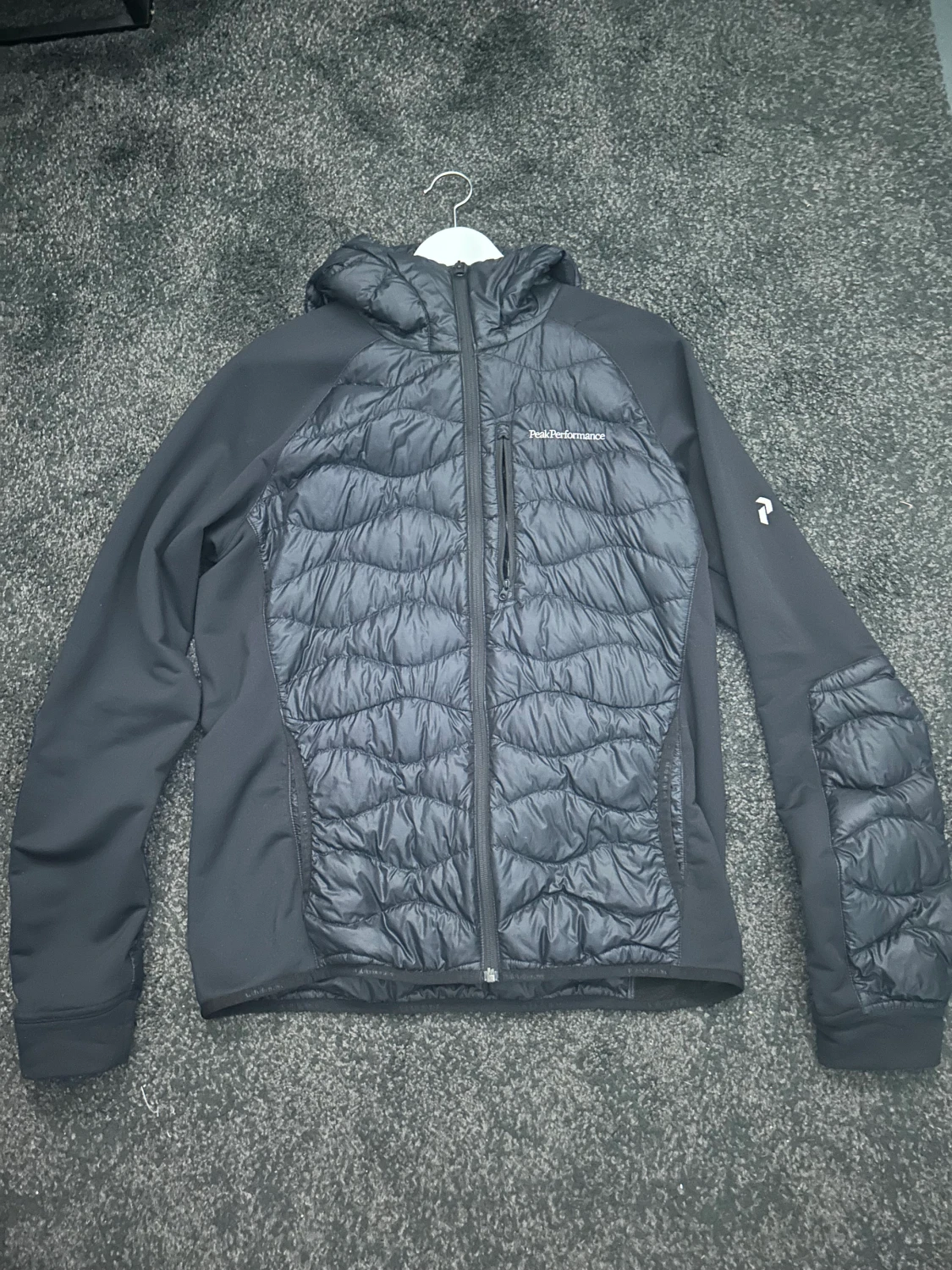 Svart Peak Performance Jacka