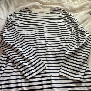 Tröja  - Fin tröja från Gina tricot 💗 använd några gånger 