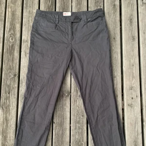 Prada chinos   - Supersnygga vintage trekvartslånga byxor/chinos från Prada, storlek 42. Lite för stora för mig så måste sälja dom :( 