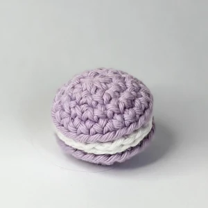 Squishy macaron nyckelring - Bomull  4cm <- ->