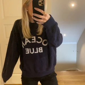 sweatshirt  - blå sweatshirt från hm, oanvänd!