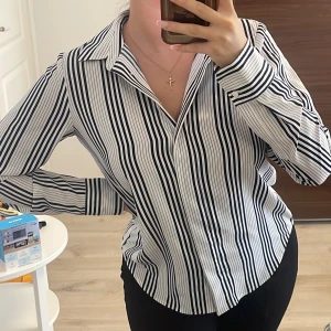 Skjorta - Skjorta i mjukit luftigt material