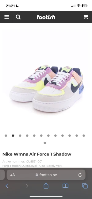 Air force 1 shadow  - Säljer nu mina "Nike air force 1 shadow" då de tyvärr blivit försmå, ganska bra skick då de inte är använda särskilt mycket❣️nypris cirka 1399kr, skriv för fler bilder💘priset kan diskuteras❣️