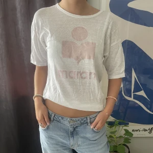 Isabel Marant tshirt  - Tshirt med urtvättat tryck💛