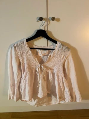 Odd molly blus  - En fin odd Molly blus! Färgen är rosa och storlek 0. Använd fåtal gånger! 