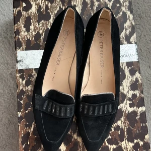 Skor - Storlek 3 1/2 motsvarar 35-36