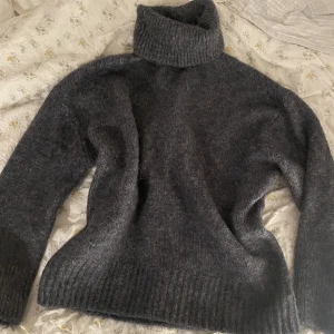 Stickad tröja  - Supermysig stickad tröja från hm