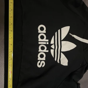 Adidas magtröja  - I nyskick