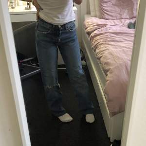 Low waist jeans från zara i storlek 32
