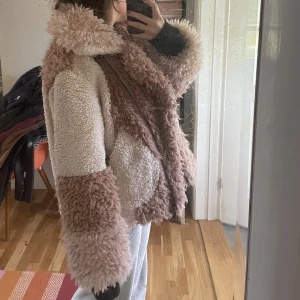 Odd Molly jacka - Sjukt cool jacka från Odd Molly som inte används längre. Köpt för längesen och svår att få tag på! 