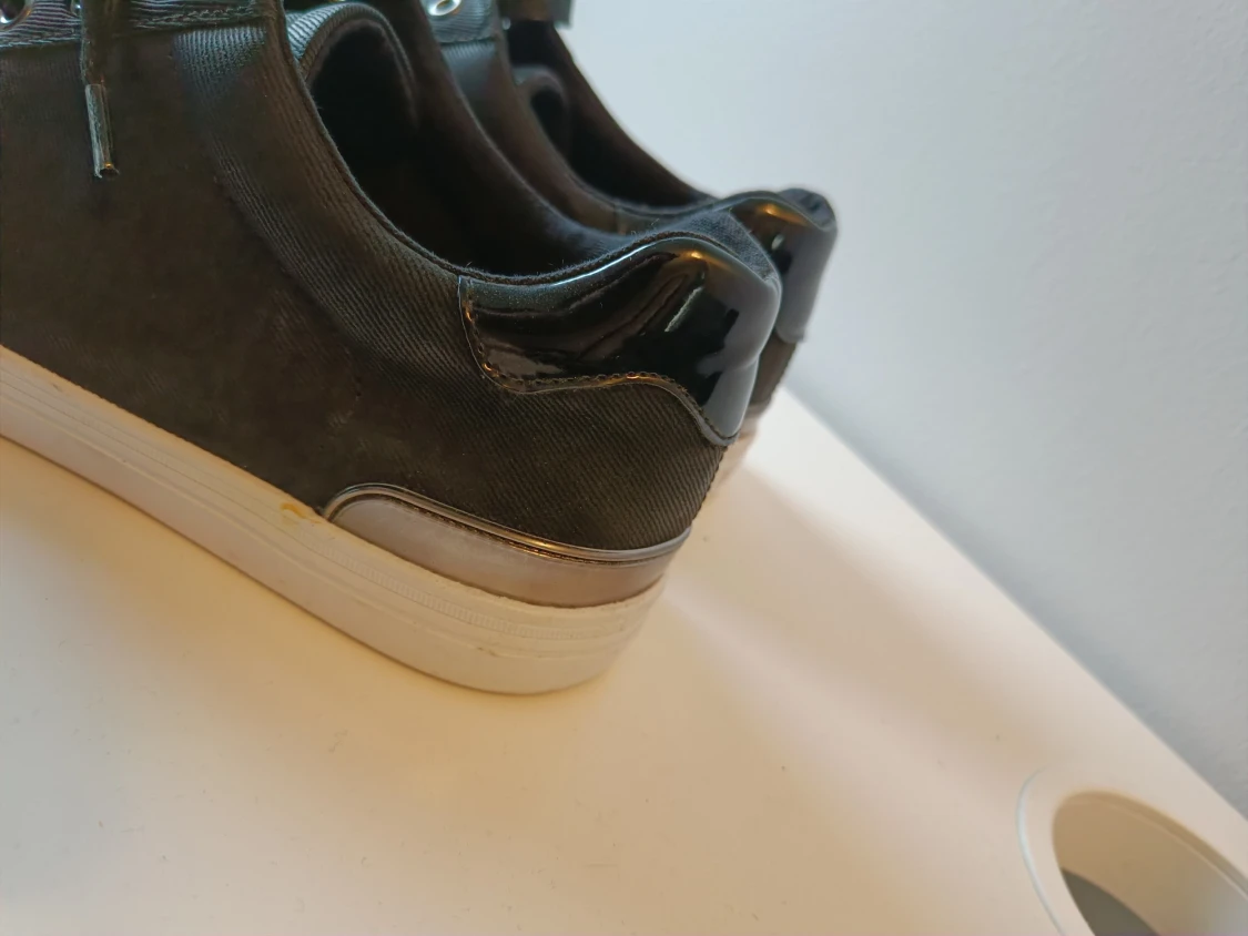 Säljer herrskor i färgen svart! Storlek 43 från Graceland! Nyskick! - 90