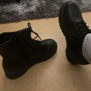 Snygga boots, perfekt nu till vintern! 🖤🖤