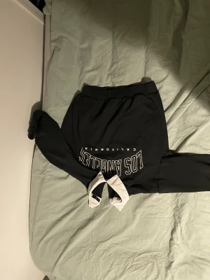 Shein - Fin o mysig tröja från shein, knappt använd o säljes billigt!