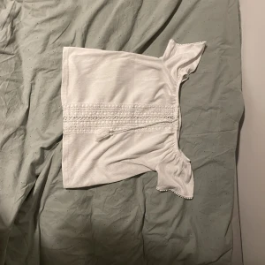 Sommartröja  - Jätte fin och mysig sommar tröja, nästan ny 