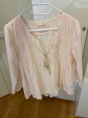 Odd Molly blus  - Superfin Odd Molly blus men tyvärr för stor på mig