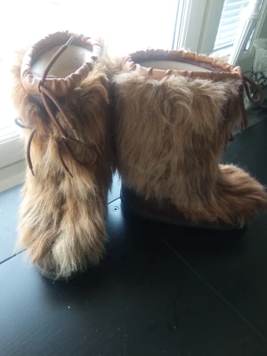 Moon boots - Vagabond säker 10-13 år gammla men som nya har legat i förrådet pga var för små för mig  38-40 st 