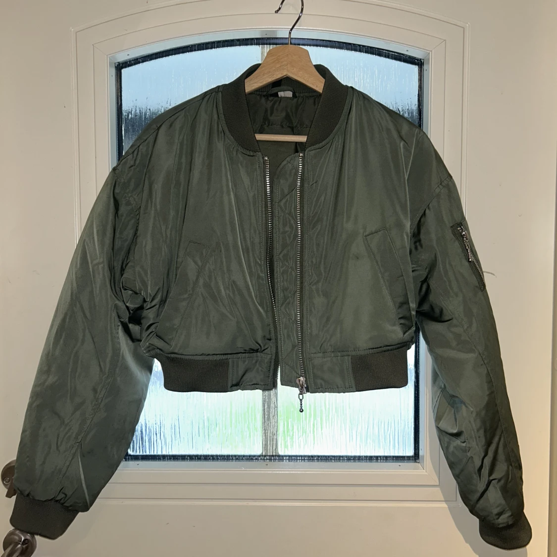 cropped bomber jacka