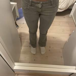 Sjukt snygga Gina Young jeans! Så bra skick kommer bara inte till andväning. Älskar, nypris 359. Typ helt nya.