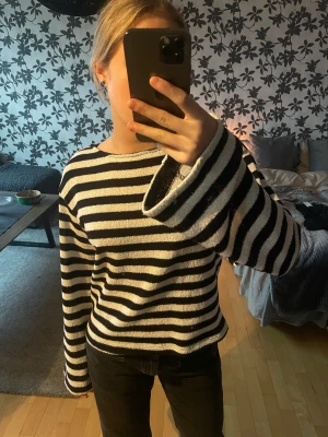 Tröja - Jättefin randig tröja från hm