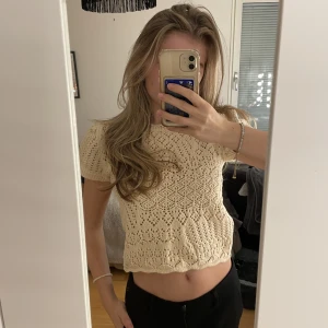 Virkad t-shirt - Supergullig virkad t-shirt från Shein som tyvärr inte kommer till användning. Storlek S. Har tyvärr inte koll på ursprungspriset🩷