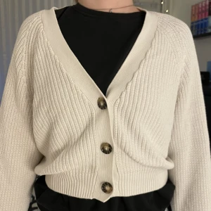 Kofta Monki - Använd men fortfarande fint skick. Storlek XS