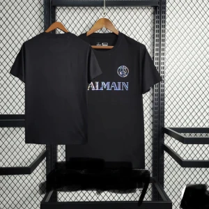 Psg X Balmain 🖤 - Riktigt fet Psg X Balmain tröja. Nyskick, 10/10 kvalitet. Bara att skriva vid funderingar 🖤